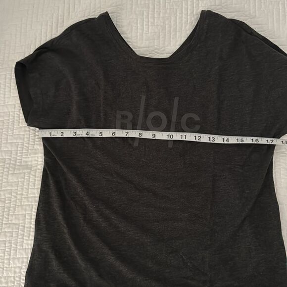 NWT Women's On Running R.O.C. Black Comfort T t-shirt Size XS - Picture 5 of 8
